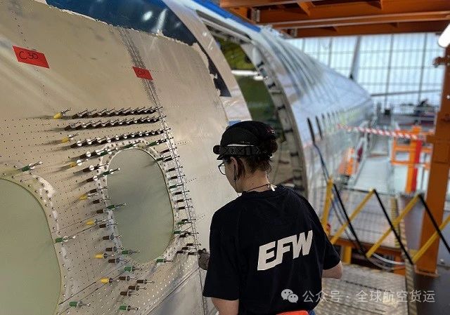 DHL接收一架新A330-300P2F货机