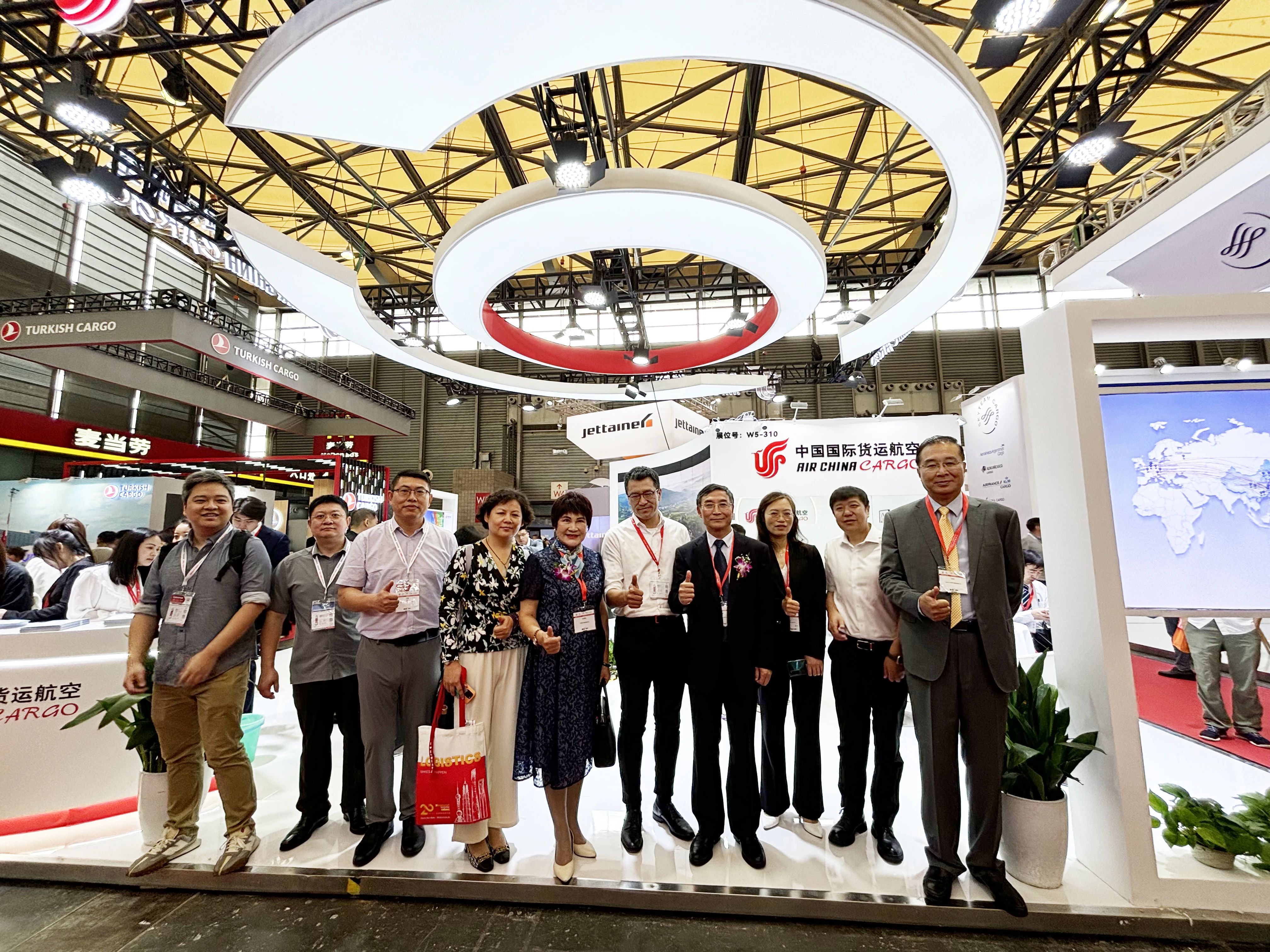 物流大展掀起沪上物流热潮!中国国际物流节携手亚洲物流双年展再破记录 15 物流大展掀起沪上物流热潮!中国国际物流节携手亚洲物流双年展再破记录