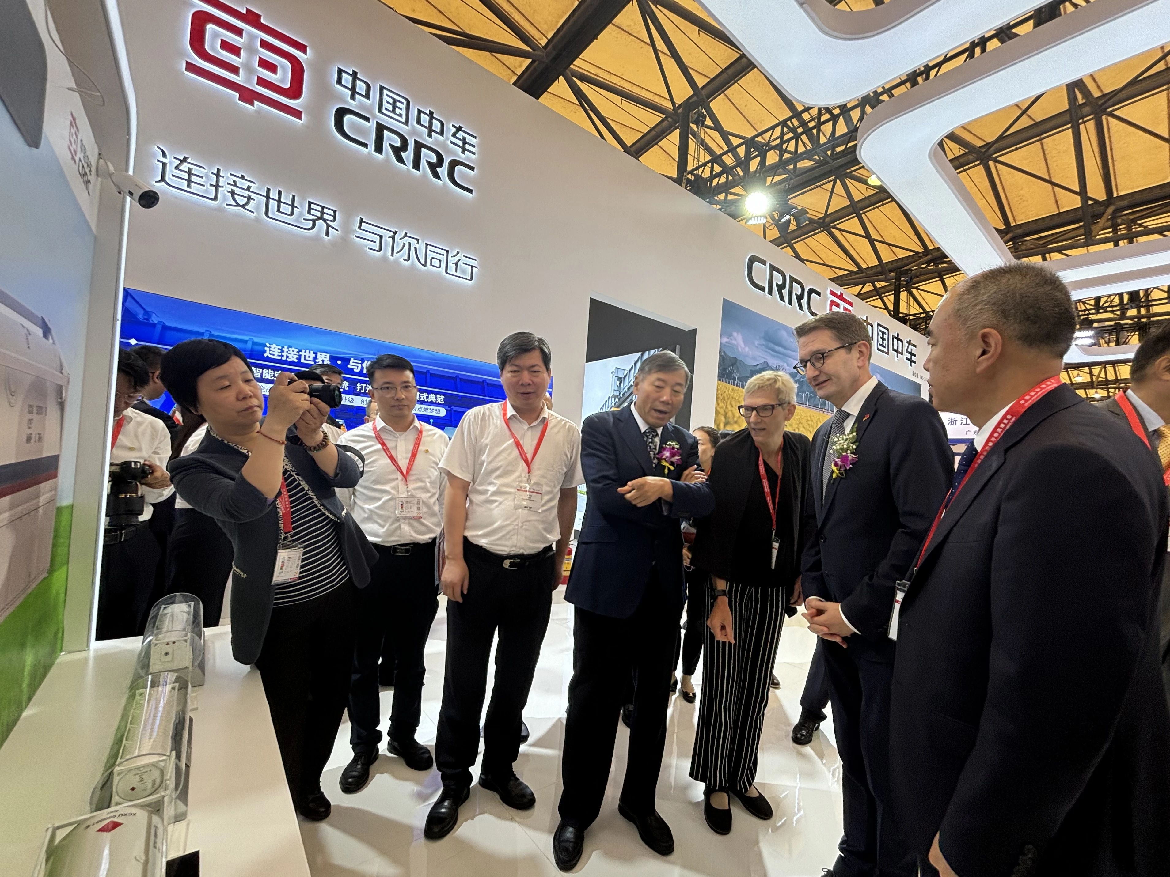 物流大展掀起沪上物流热潮!中国国际物流节携手亚洲物流双年展再破记录 11 物流大展掀起沪上物流热潮!中国国际物流节携手亚洲物流双年展再破记录