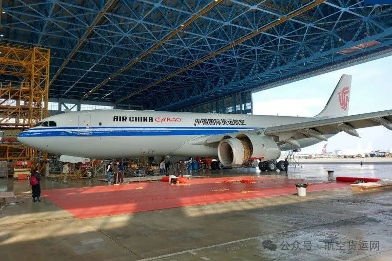 国航货运首架A330P2F客机投入运营